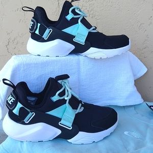 Nike Air Huarache Black White Mint Women's US 8